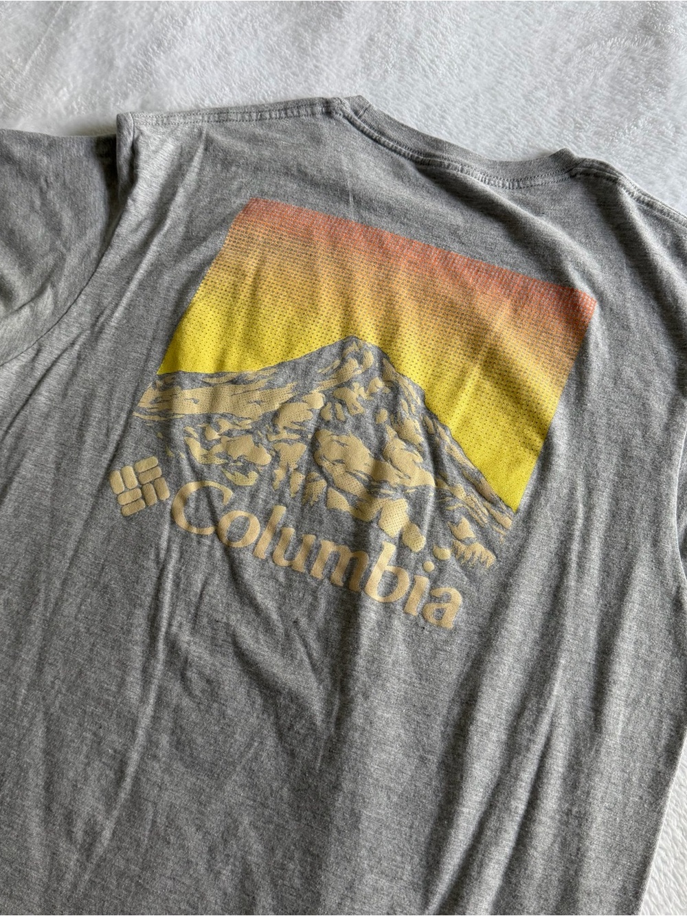Columbia Men's Gray Graphic Logo Crew Neck
T-Shirt Short Sleeve Regular Large